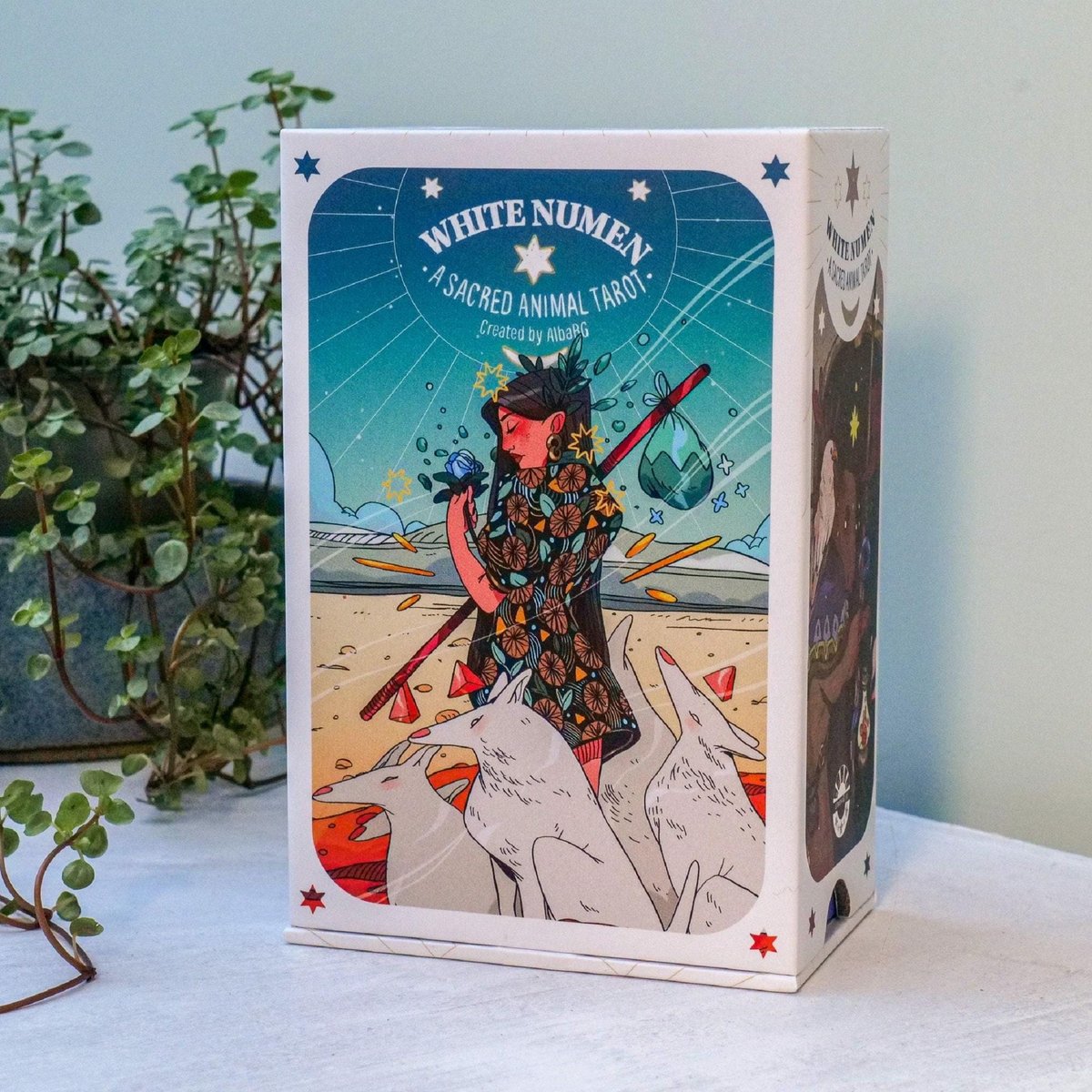White Numen: A Sacred Animal Tarot ( Modern Tarot Library )