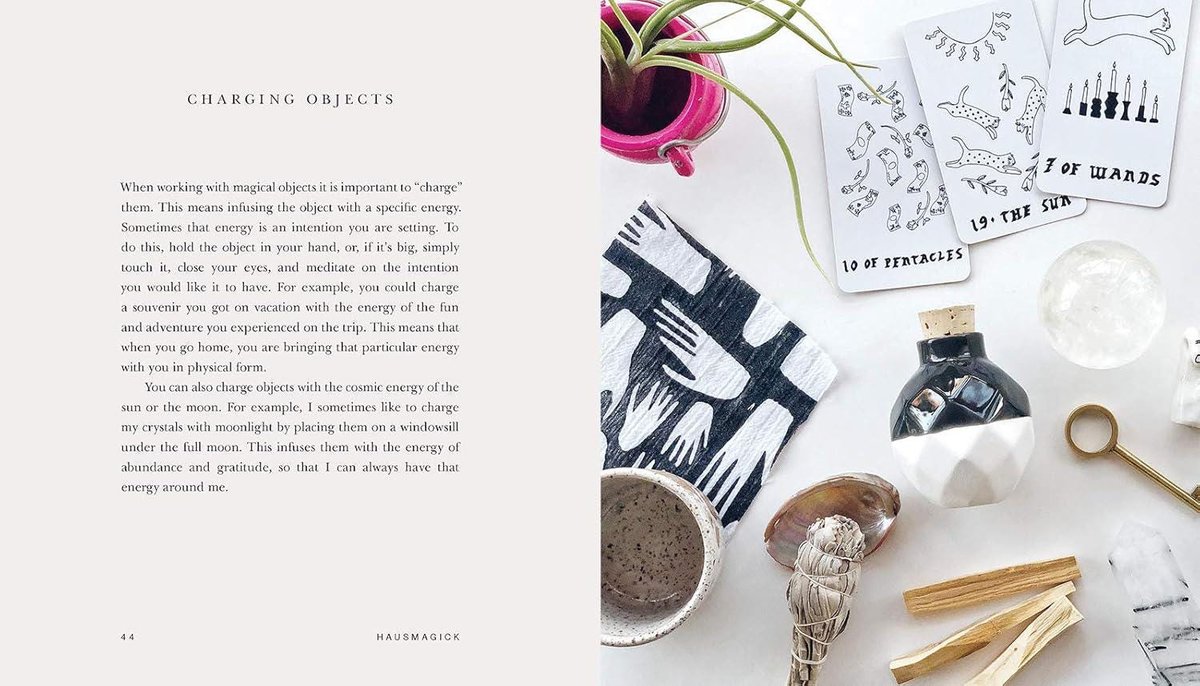 Hausmagick: Transform Your Home with Witchcraft