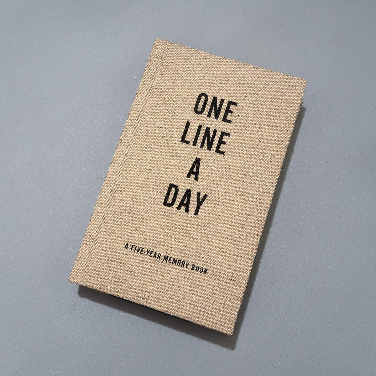 Canvas One Line a Day: A Five-Year Memory Book (One Line a Day)